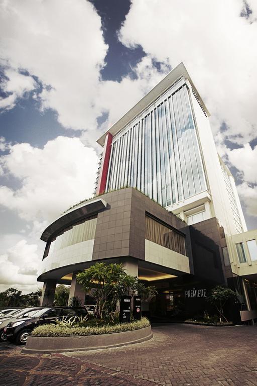 The Premiere Hotel Pekanbaru Exterior foto