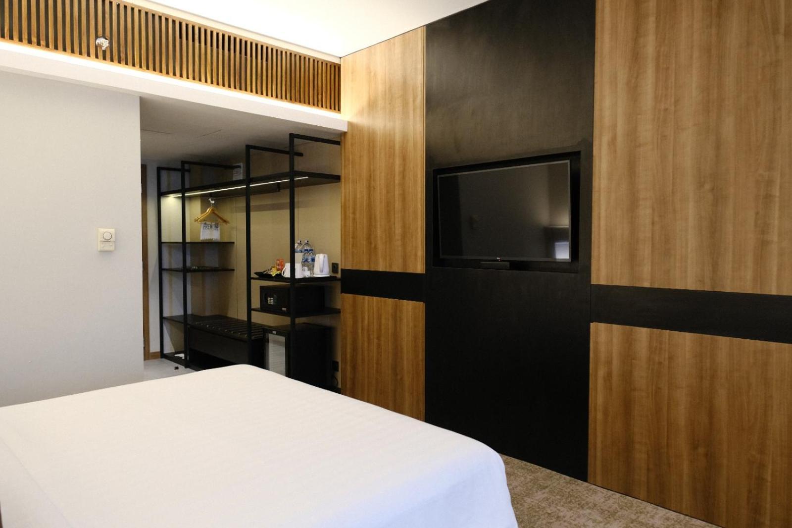 The Premiere Hotel Pekanbaru Exterior foto