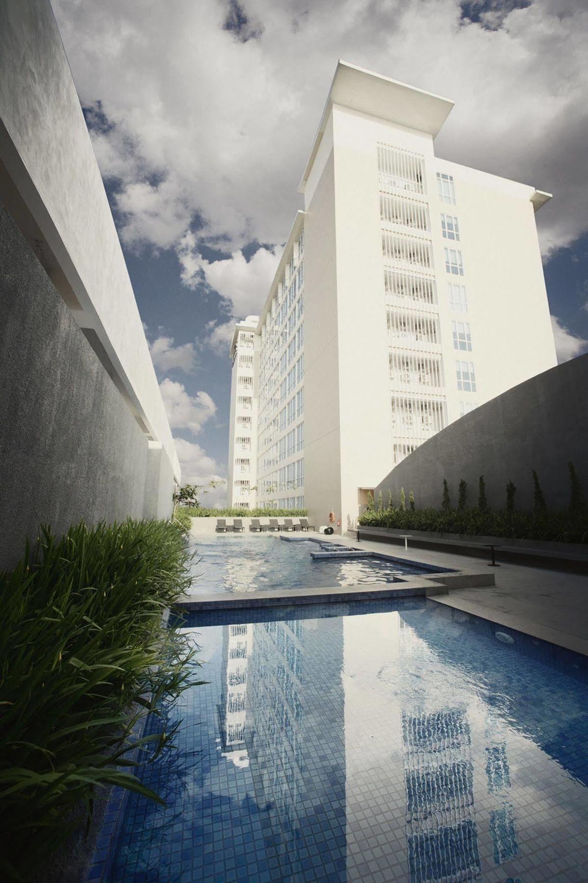 The Premiere Hotel Pekanbaru Exterior foto