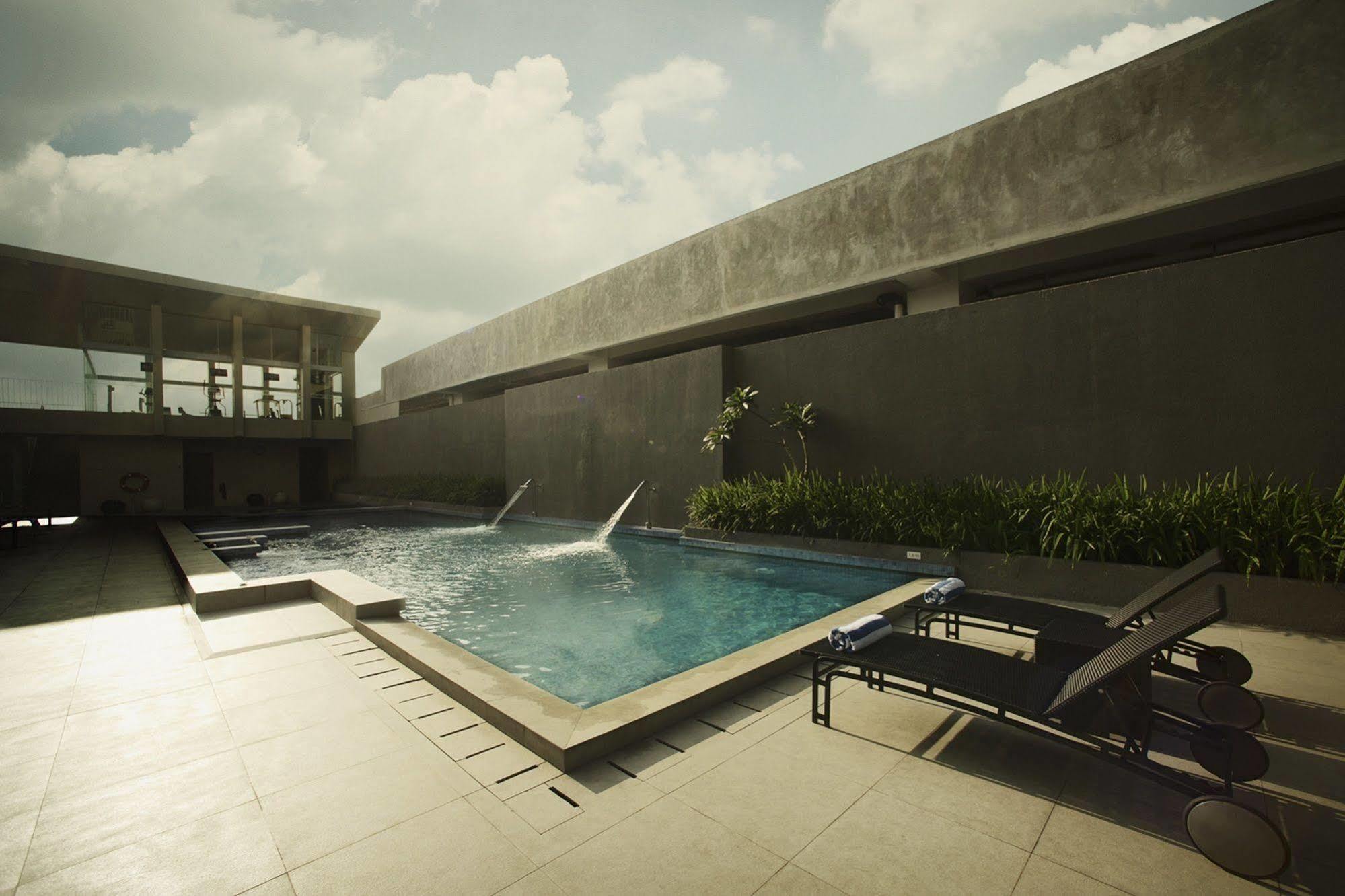 The Premiere Hotel Pekanbaru Exterior foto